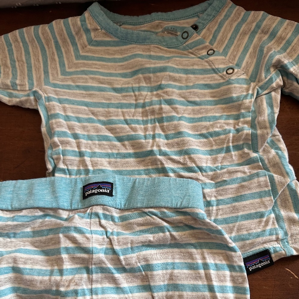 Patagonia infant squeaky 2 piece
